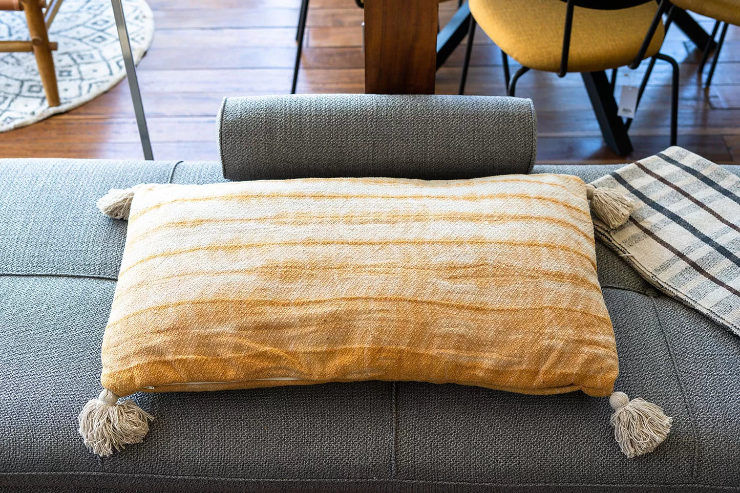 Decia Cushion