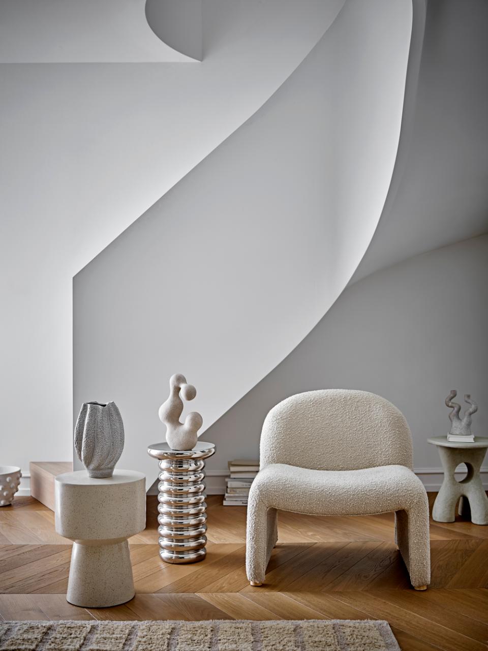 Amiee Side Table, White, Polyresin