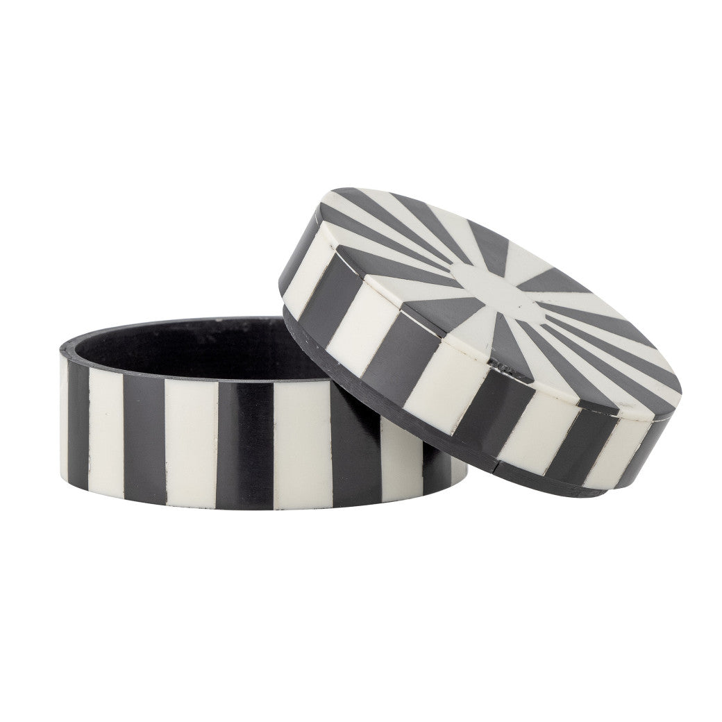 Ilana box with black resin lid