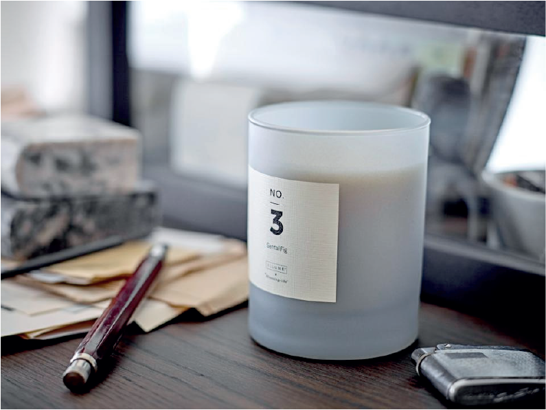 Santal Fig Scent Candle, Blue, Natural Wax 210 G. - 50 Hour - Gift box