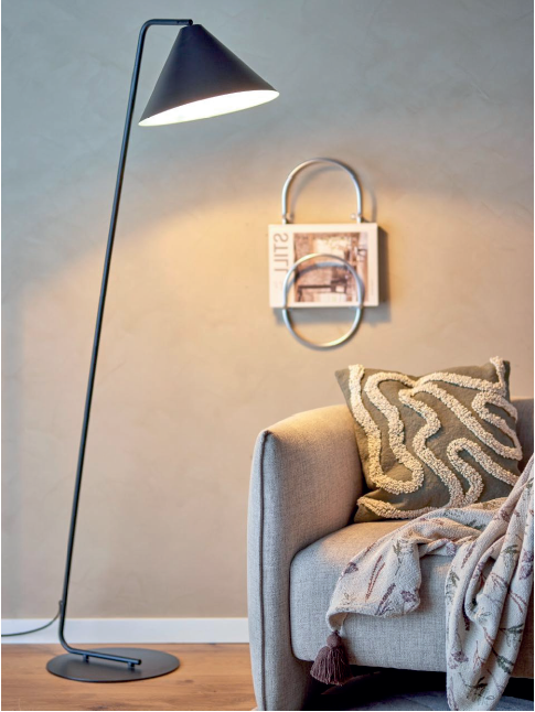 Latisha Floor Lamp, Black, Metal